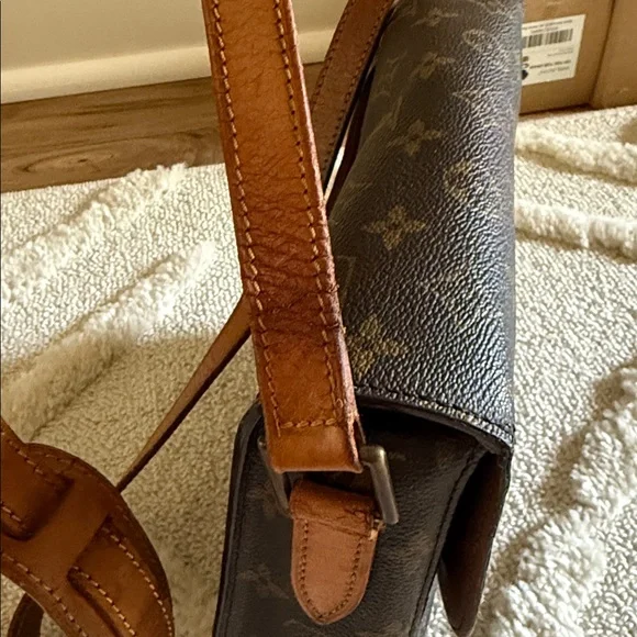 Louis Vuitton Vintage Monogram Saint Cloud GM - Picture 10 of 17